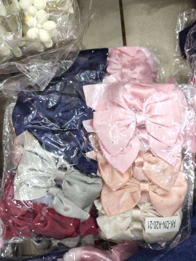 Ikat rambut bulu pita isi 12 