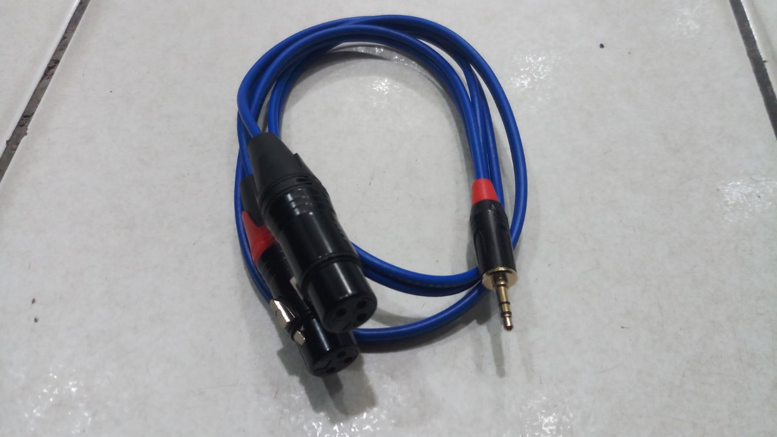 kabel aux 3,5mm to dual xir famale 1m
