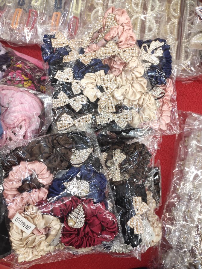 Ikat rambut isi 12 