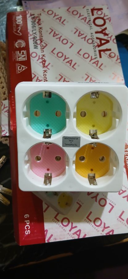 Stop kontak arde colok 4 in 1 warna