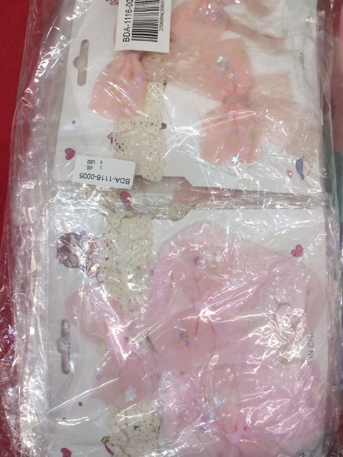 Bandana dan kaos kaki kar