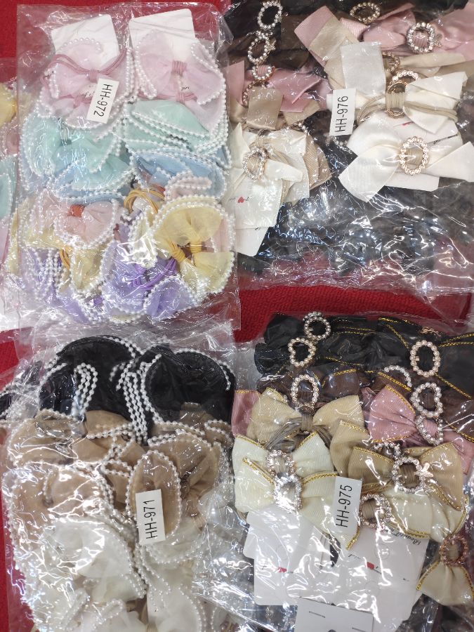 Ikat rambut isi 12 kar