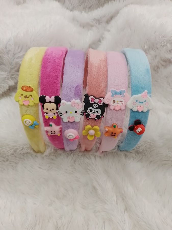 Bando Sanrio motif kecil 