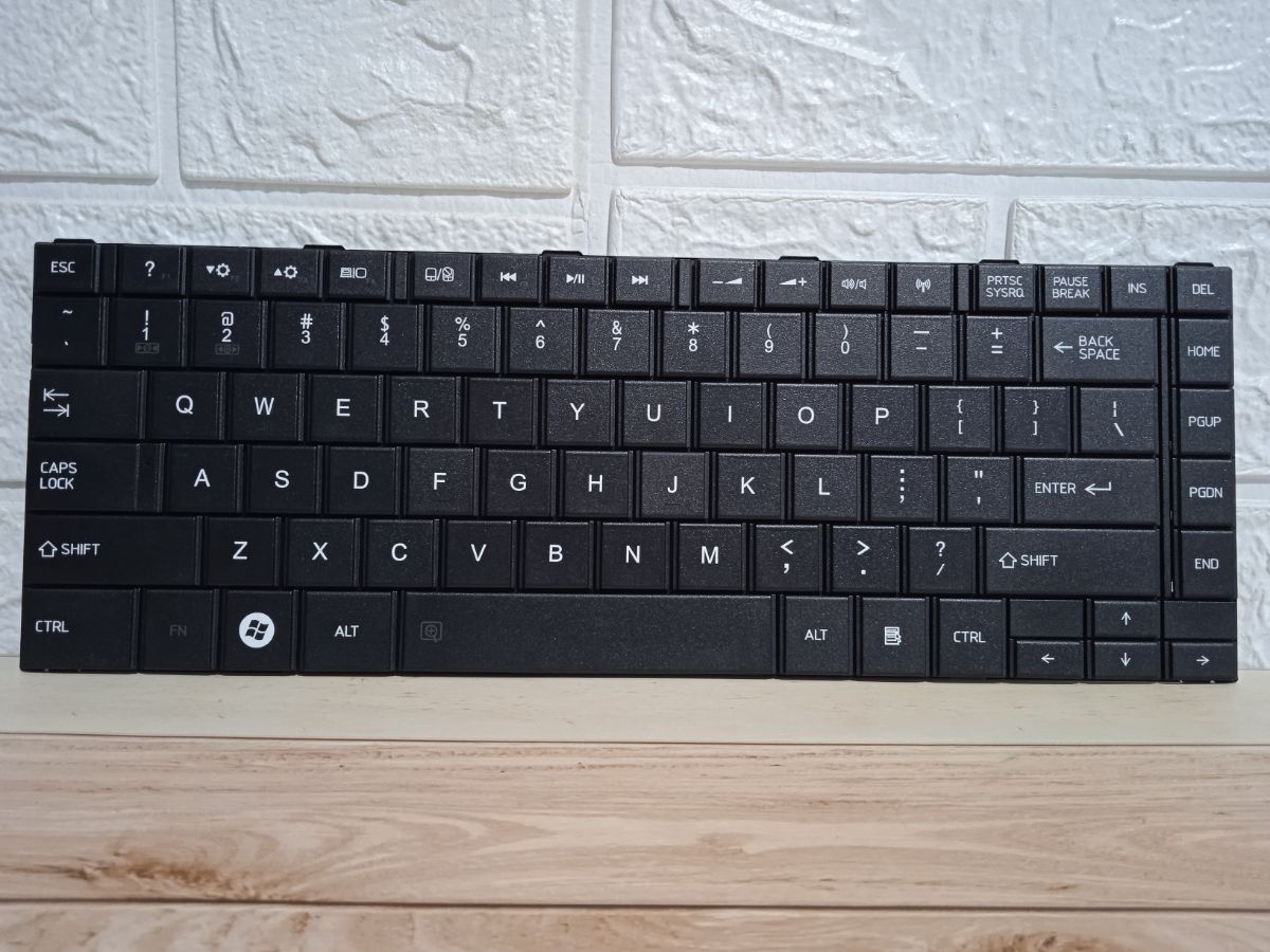 KEYBOARD TOSHIBA C800