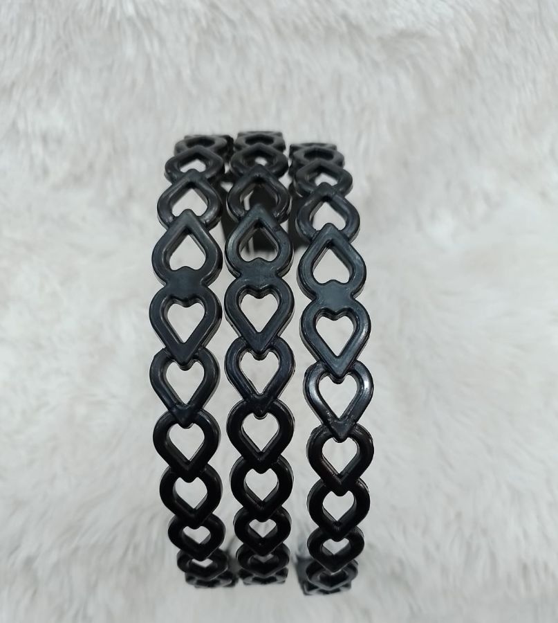 Bando hitam love
