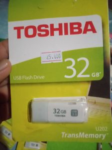 Flashdisk toshiba 16 GB