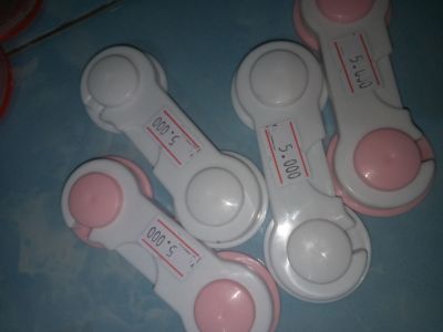 Pengunci lemari & penjinjing