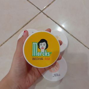 Marcks bedak putih