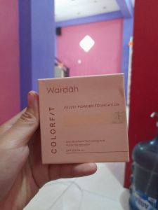 Wardah Velvet powder Foundation 22N