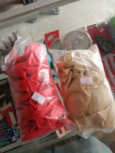 Balon merah / putih