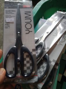 Gunting youmi 15 ribuan 