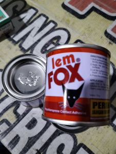 Lem fox kaleng