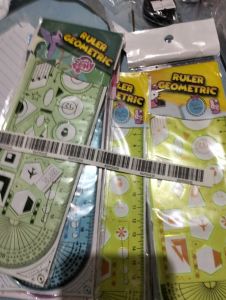 Penggaris ruler geometrik