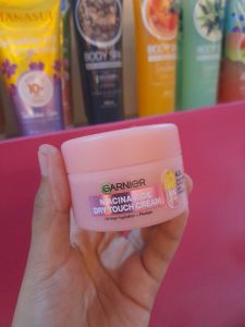 Garnier Niacinamide Dry Touch Cream