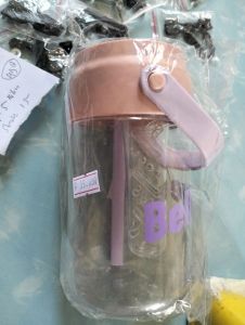 Botol minum sedang
