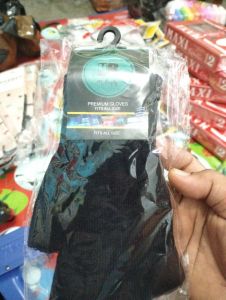 Sarung tangan buntung hitam polos saruta