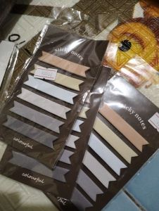 Pembatas buku model label