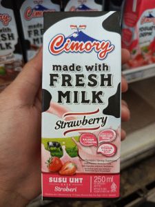 Cimory Fresh Milk UHT Strawberry 250ml