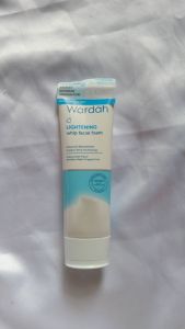 Wardah lightening whip facial foam
