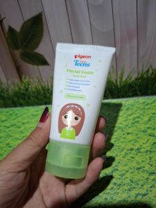 Pigeon teens facial foam acne 40g
