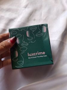 Luxcrime two way cake bedak padat