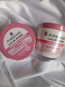 Purbasari Lulur Sakura Glow 200g