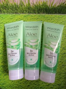 Wardah Aloe  Multifunctional Gel Skin Barrier 100ml 