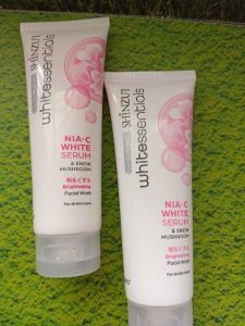 SHINZUI FACIAL WASH NIA.C WHITE SERUM 80g