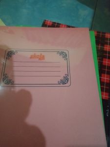 Buku tulis Skola