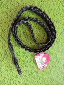 Ikat kepang hitam 