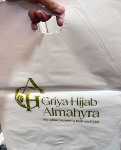 Kantong Plastik Besar Almahyra - White