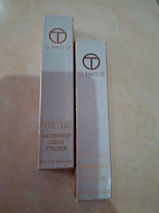O.TWO.O LIQUID EYELINER