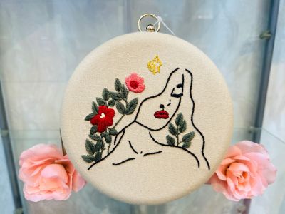 Tas Clucth Girly Face - Cream