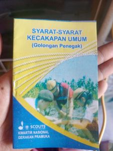 SKU Penegak Kecil