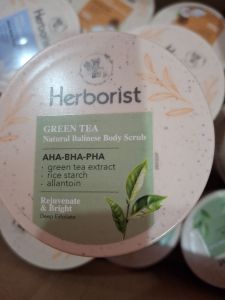 HERBORIST DEEP EXFOLIATE BODY SCRUB (GREEN TEA)