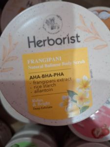 HERBORIST DEEP EXFOLIATE BODY SCRUB FRANGIPANI