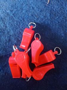Peluit merah