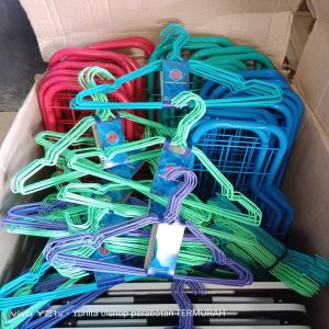 Hanger warna 