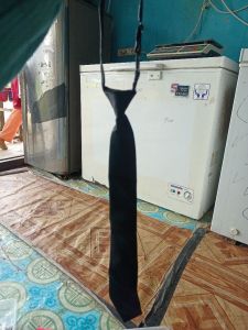 Dasi hitam