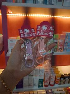 Pemotong kuku karakter