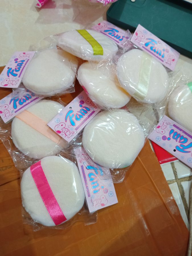 Fani saput bedak