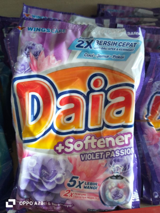 DAIA UNGU SASET