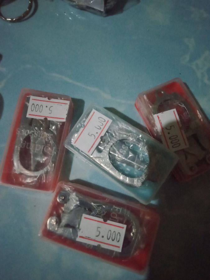 Gunting lipat