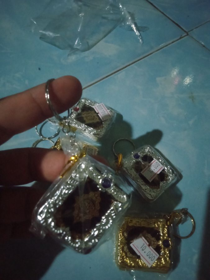 Gantungan kunci quran