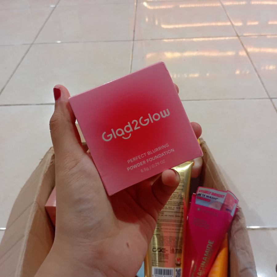 Glad2Glow Perfect Powder Foundation 00