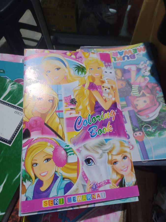 Buku mewarnai