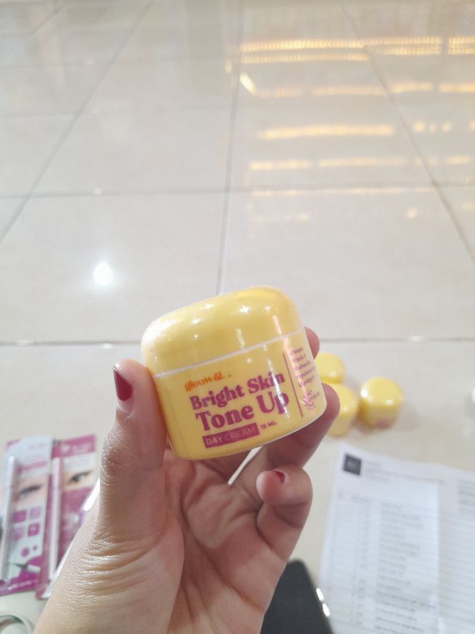 Gloow & be Bright skin tone up cream