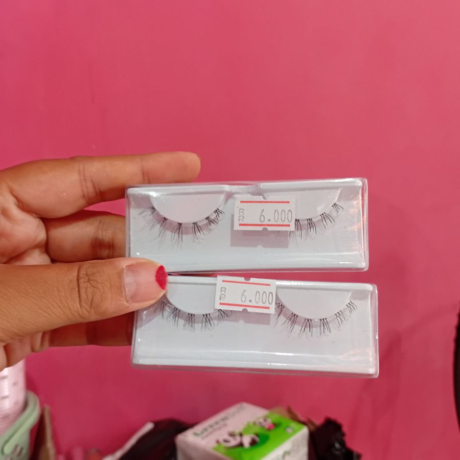 Bulu mata bawah 