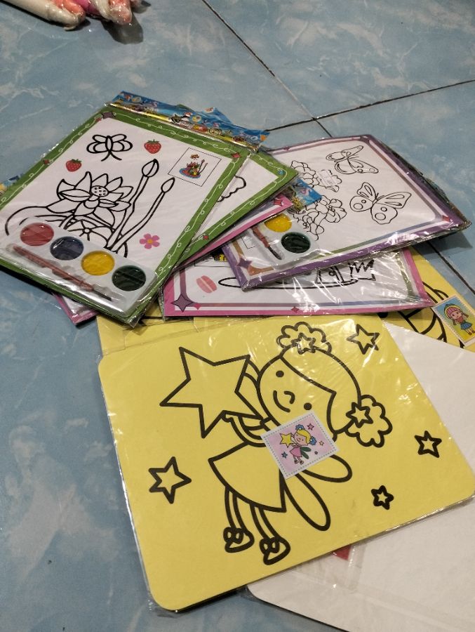 Kertas Mewarnai warna tempelan
