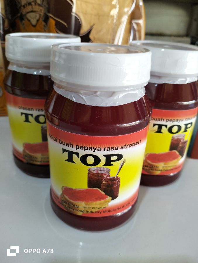 TOP SELAI STROBERI 
